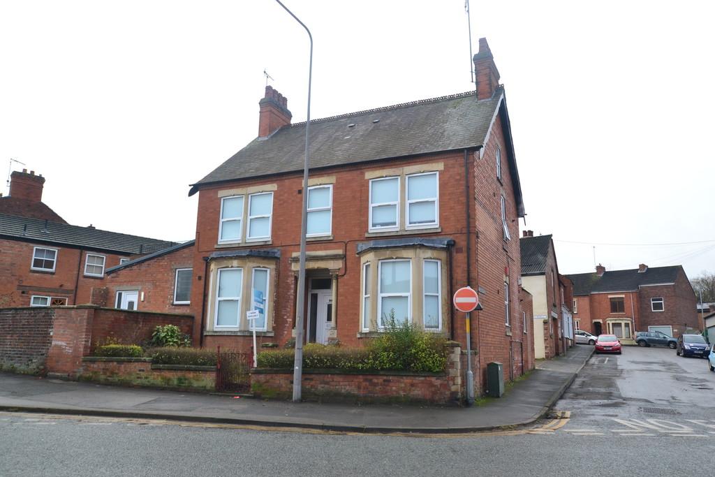 Bridge End Road, Grantham 8 bed detached house for sale £290,000