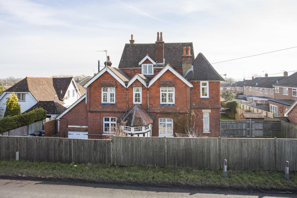 Horam, Heathfield 2 bed apartment £190,000
