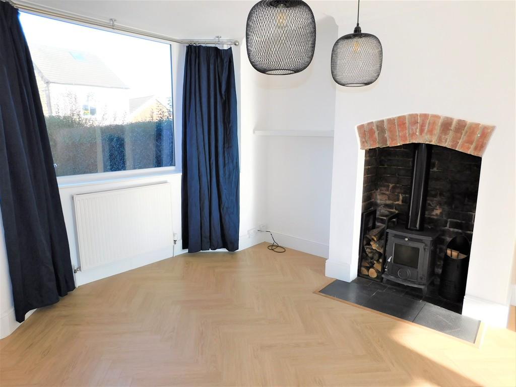 Marsh Lane, Belper 3 bed semidetached house £1,150 pcm (£265 pw)