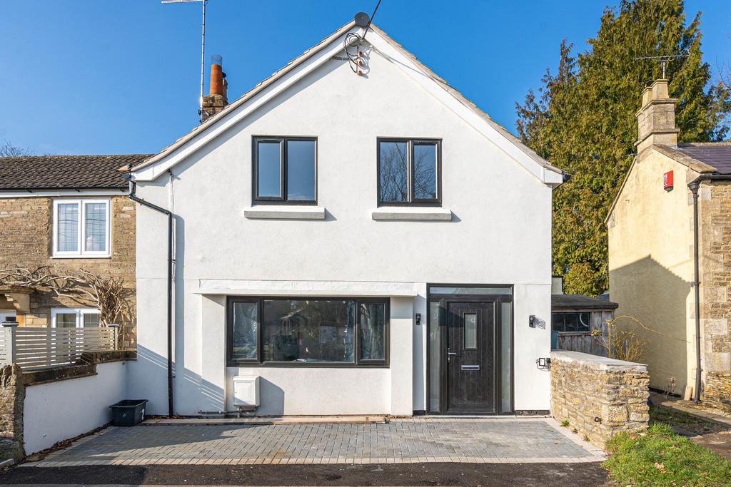Upper Common, Kington Langley 4 bed end of terrace house for sale £