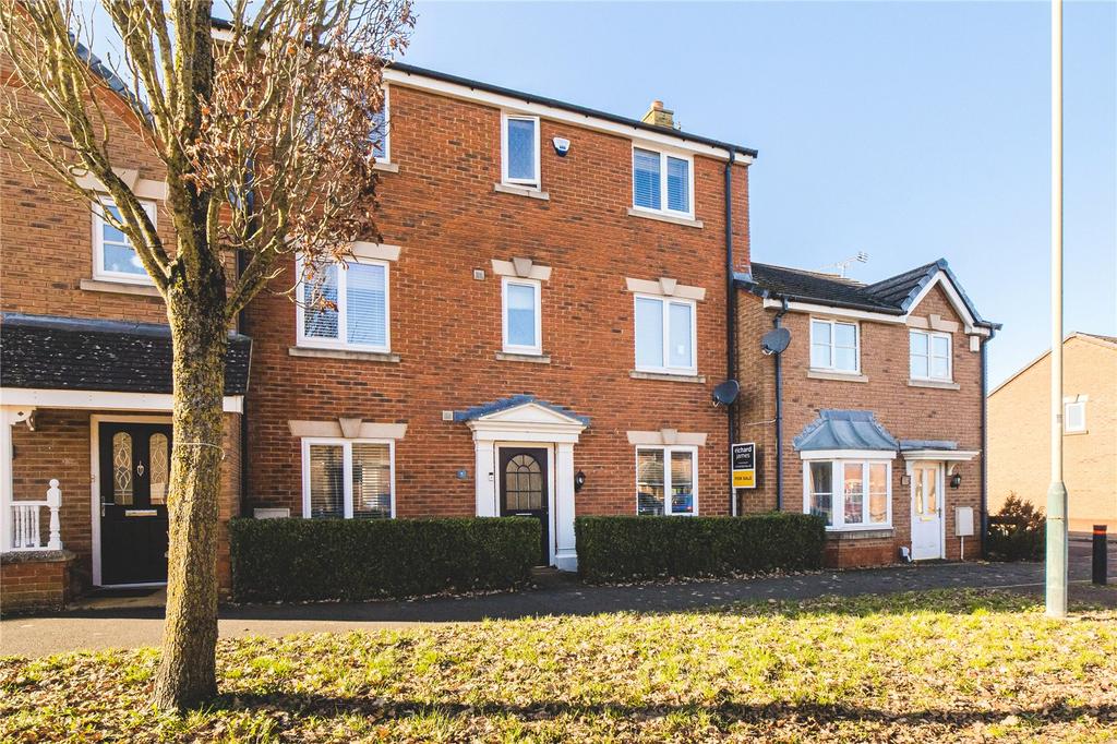 The Boulevard, Taw Hill, Swindon... 4 bed terraced house £335,000
