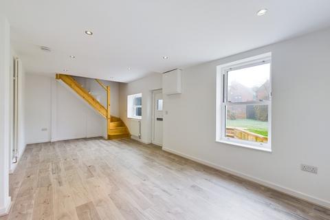 34 Heath Cross, Uttoxeter, ST14 7LZ
