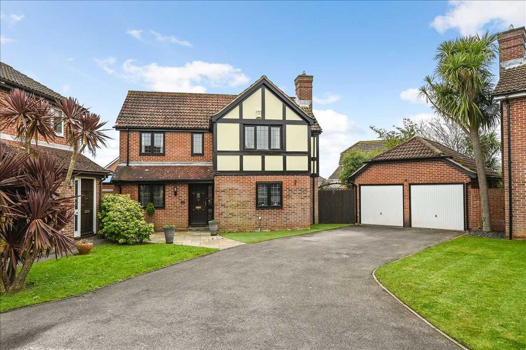 Cutter Avenue, Warsash 4 bed detached house for sale £585,000
