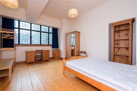 undefined, (2f3) Drummond Street, Edinburgh, EH8