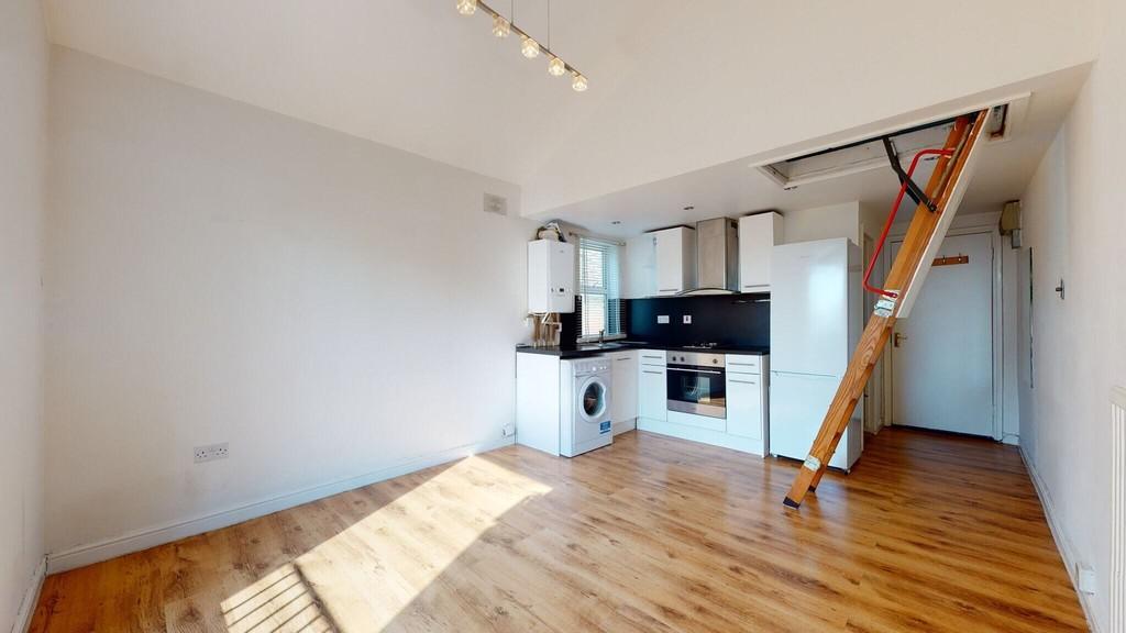 Ellison Road, Streatham Common 1 bed flat £1,250 pcm (£288 pw)