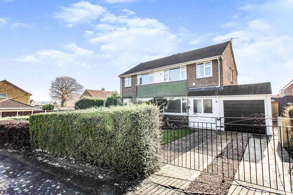 Avonmead, Swindon 3 bed semidetached house £300,000