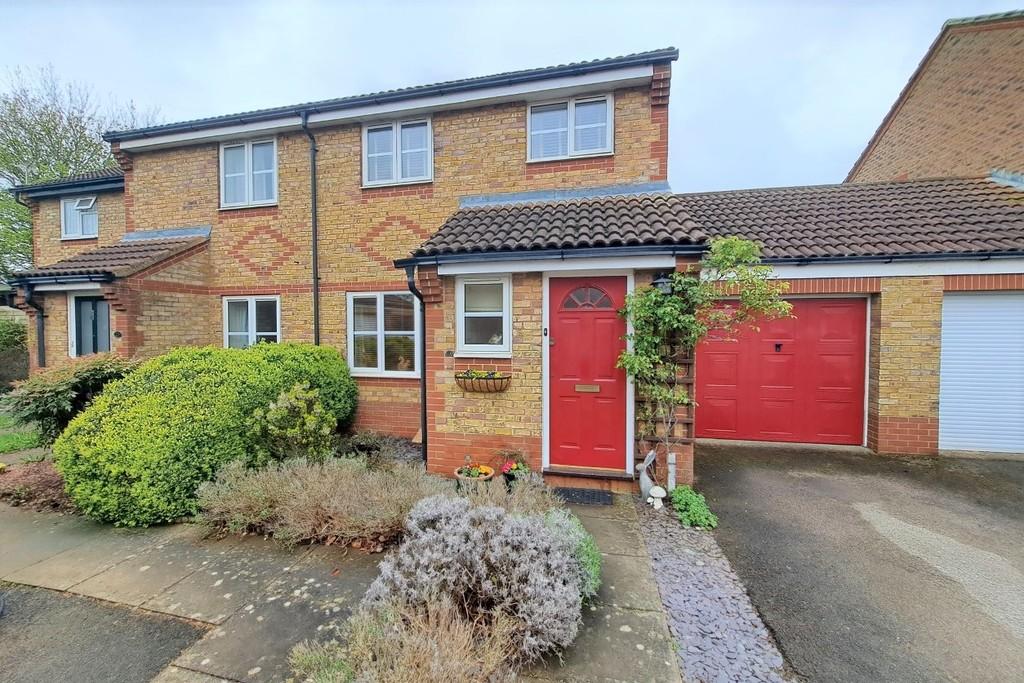 Chapel Field, Gamlingay 3 bed semidetached house for sale £315,000