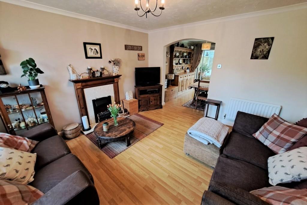 Chapel Field, Gamlingay 3 bed semidetached house for sale £315,000