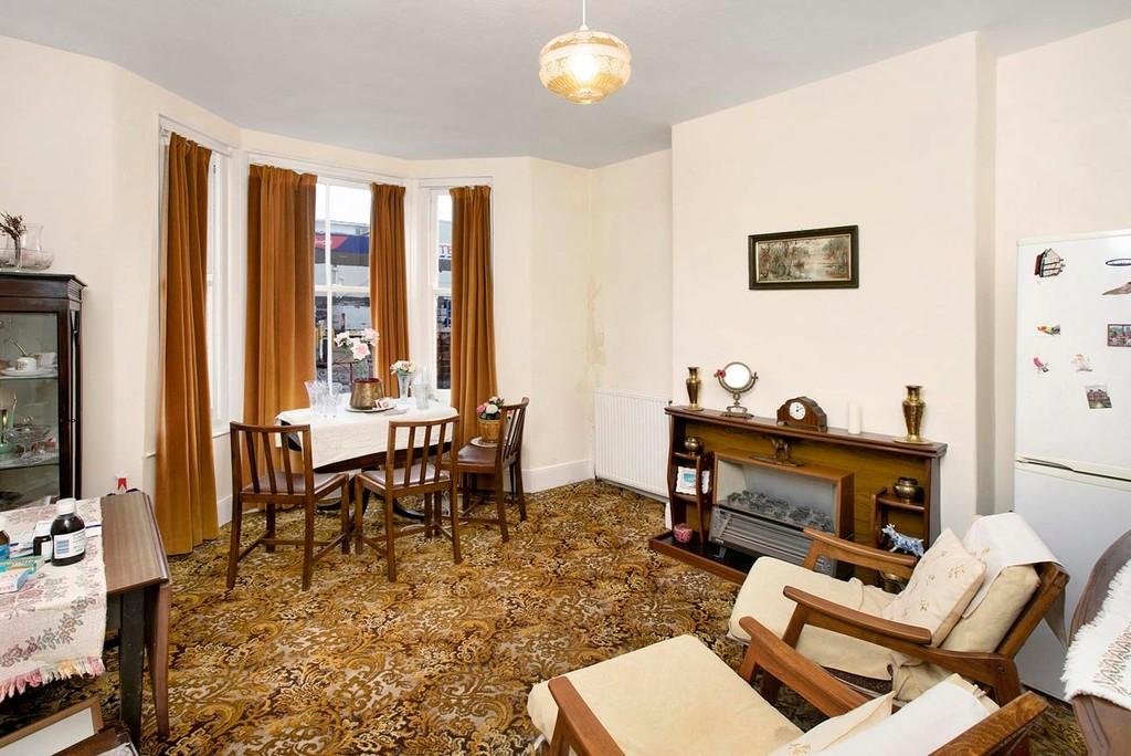 First Avenue, Teignmouth 3 bed terraced house £210,000