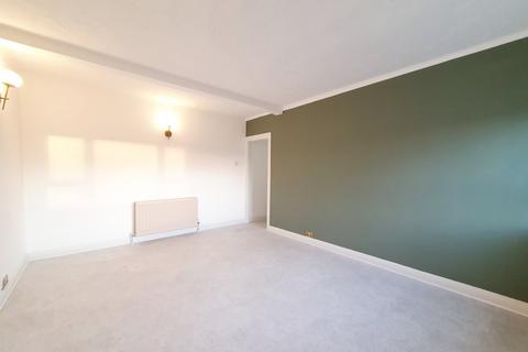 2 bedroom flat to rent, Lincoln Court, Enfield