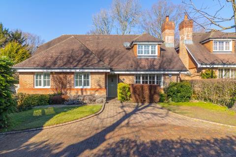 4 Penrhyn Close, Caterham, CR3 5JX