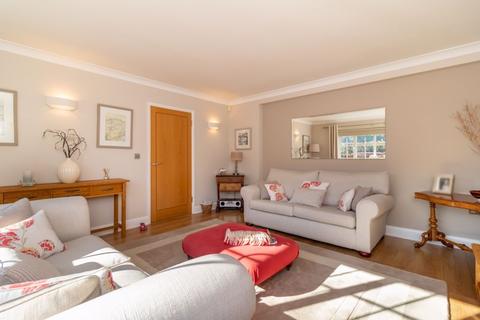 4 Penrhyn Close, Caterham, CR3 5JX