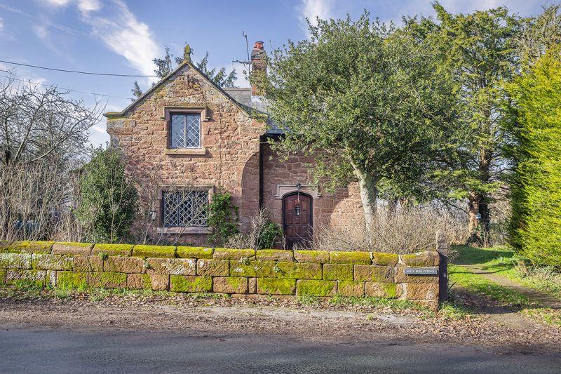 Farndon 3 bed detached house for sale £539,000