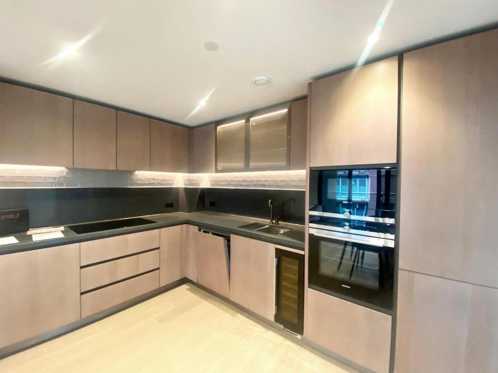 Bowden House, Prince of Wales Drive, Battersea Park, SW11 2 bed