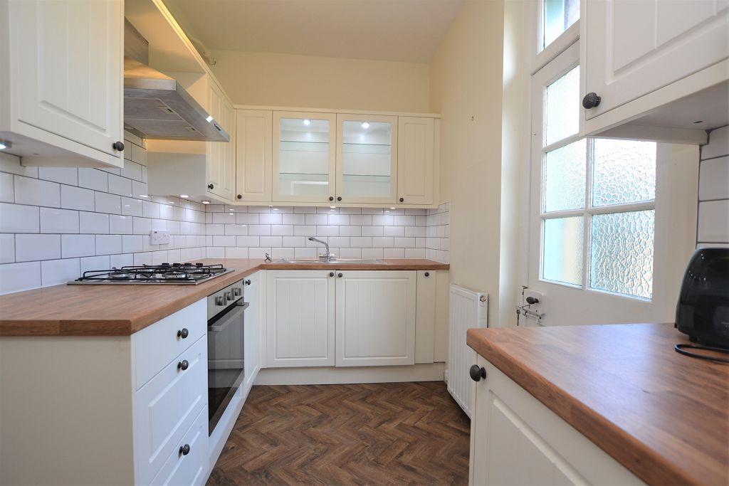 48 1 Learmonth Grove, Edinburgh, EH4 1BN 2 bed flat £1,500 pcm (£346 pw)