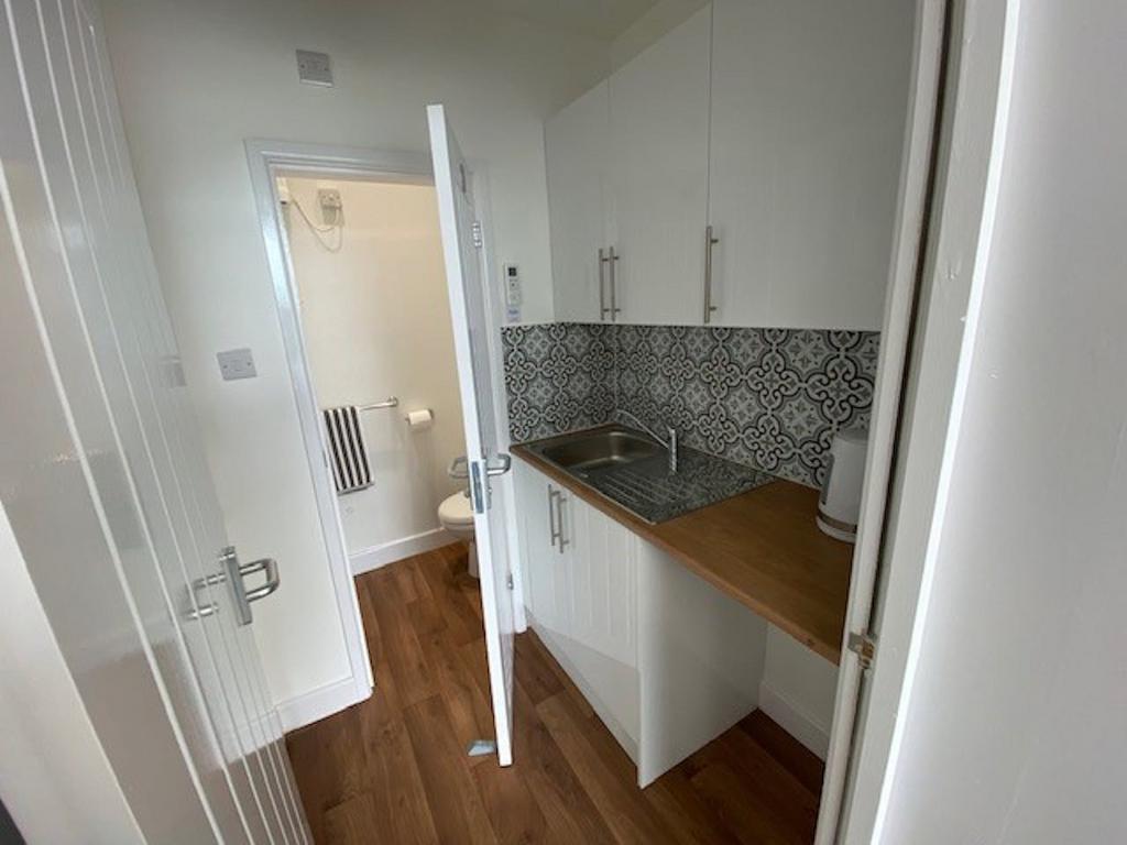 Kitchenette.jpg