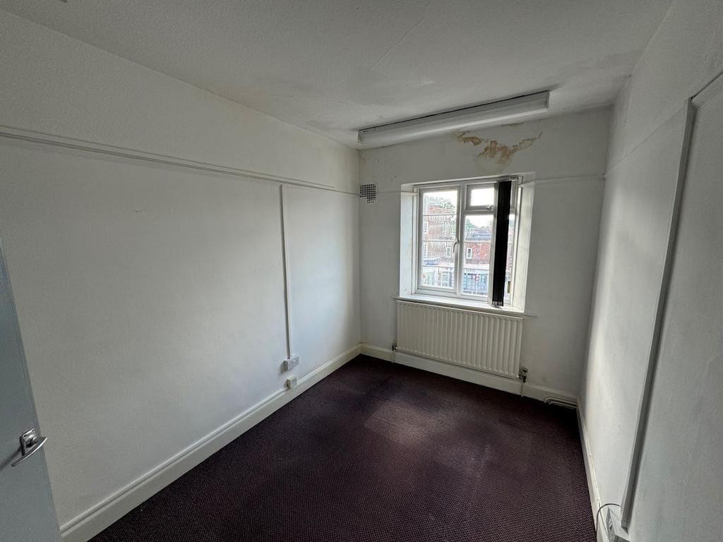 First Floor Room 1.jpg