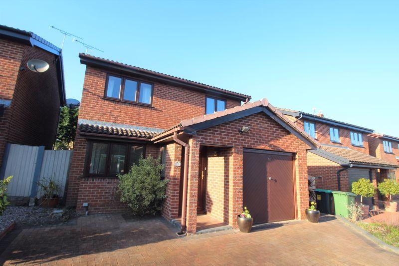 Daleside Avenue, Borras, Wrexham 3 bed detached house for sale £240,000
