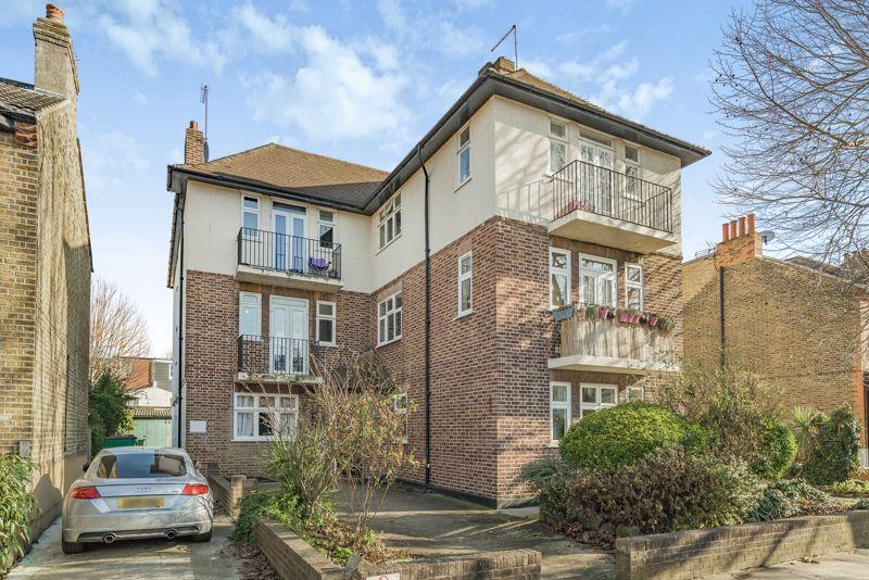Hamilton Road, London 2 bed apartment for sale £395,000