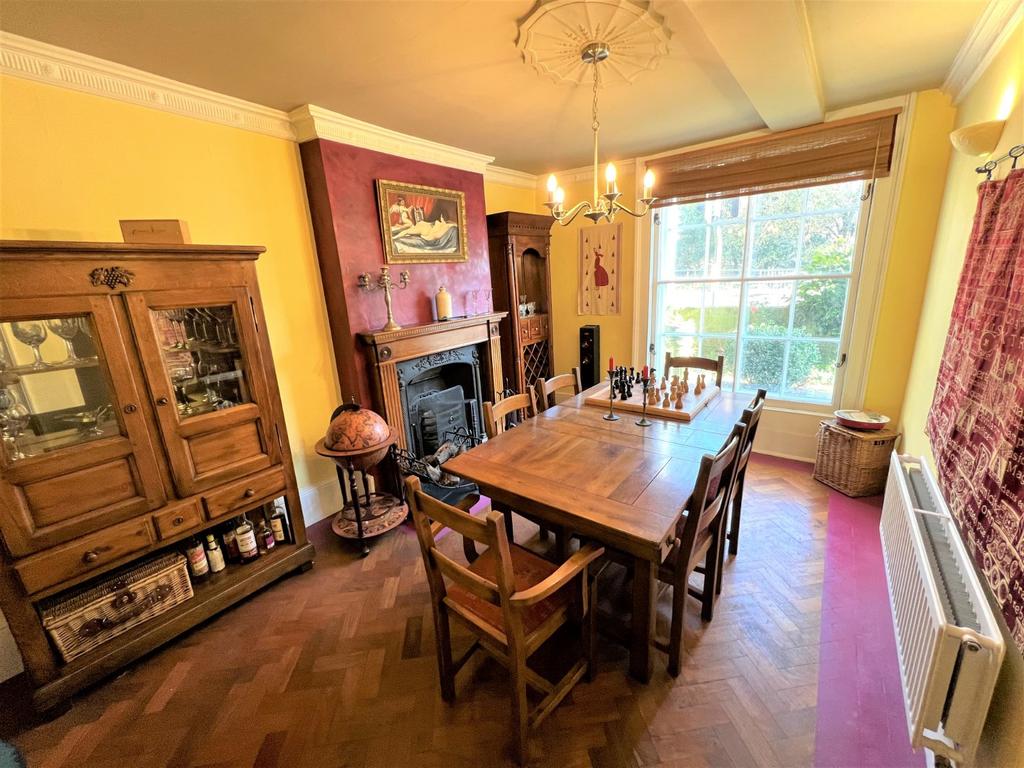Southend Road, Billericay, Essex 4 bed detached house £875,000