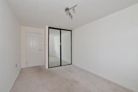 2 bedroom flat for sale, Paul Gardens, Croydon, Surrey