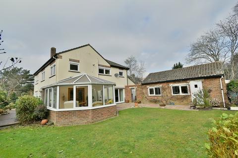 30 Crescent Walk, West Parley, Ferndown, BH22 8PZ