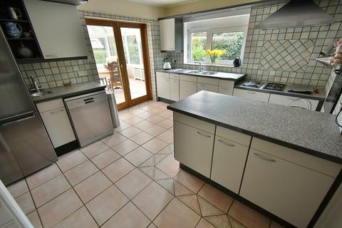 30 Crescent Walk, West Parley, Ferndown, BH22 8PZ