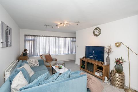 63 Ashdown Drive, Borehamwood, WD6 4NA