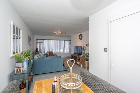 63 Ashdown Drive, Borehamwood, WD6 4NA
