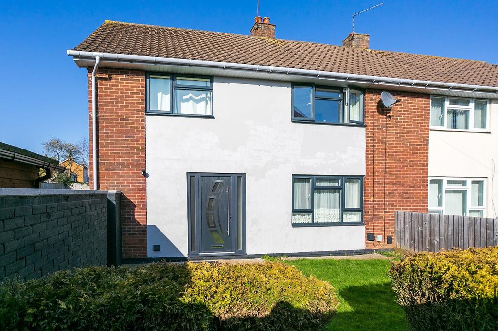 Grassy Close, Hemel Hempstead, Hertfordshire, HP1 3 bed house £500,000