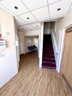 Property to rent - London Road, Leigh-On-Sea