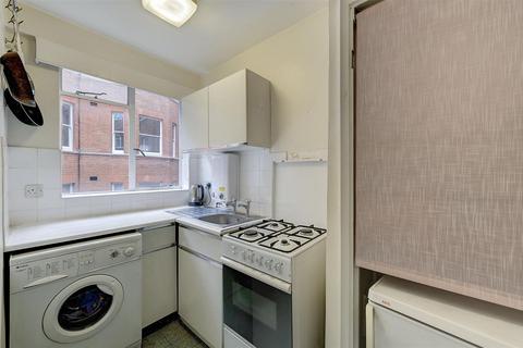 Studio for sale, Buckingham Gate, London