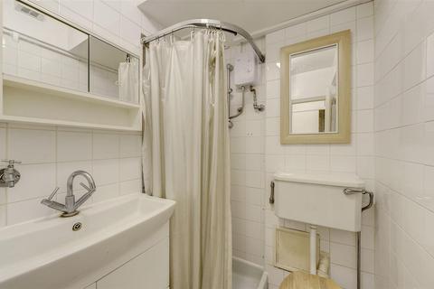 Studio for sale, Buckingham Gate, London