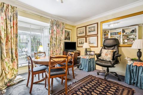 20 Fitzroy Crescent, London, W4 3EL
