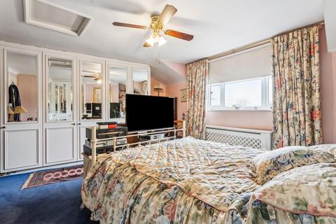 20 Fitzroy Crescent, London, W4 3EL