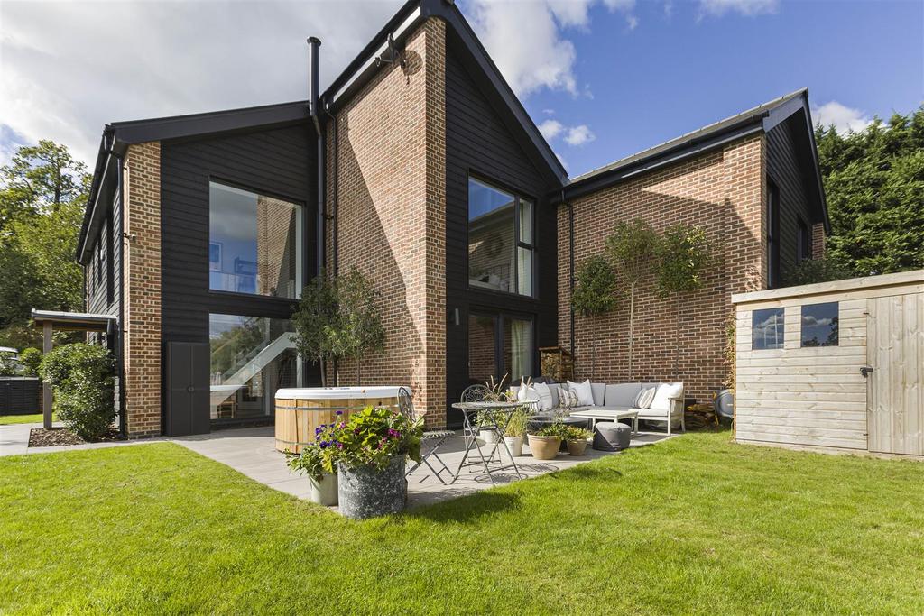 The Ridings, Newgate Street 4 bed semidetached house for sale £1,250,000