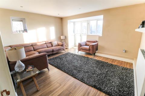49 Red Willow, Harlow, CM19 5PB