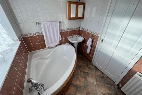3 bedroom semi-detached house for sale - Laburnum Drive, Sutton Coldfield