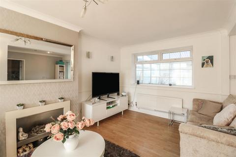 88 Chippingfield, Harlow, CM17 0DL