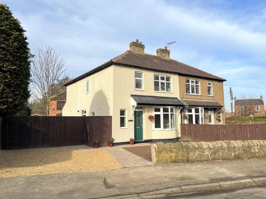 Hamilton, The Green, Stapleton 4 bed semidetached house £300,000