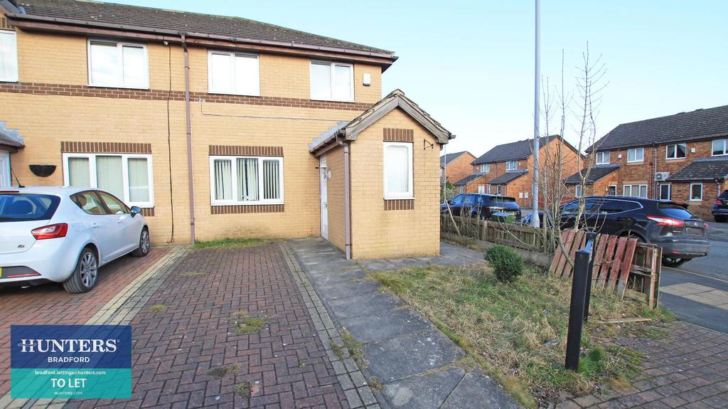 Bell House Avenue, Bradford 3 bed house £800 pcm (£185 pw)