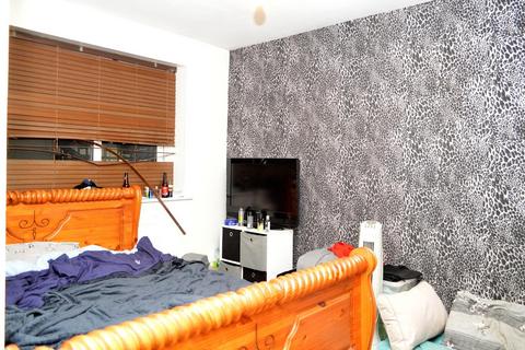 9 Geneva Walk, Chadderton, Oldham, OL9 9AG