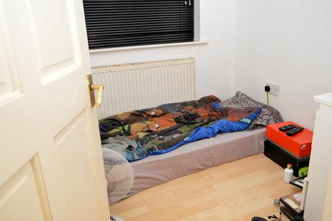 9 Geneva Walk, Chadderton, Oldham, OL9 9AG