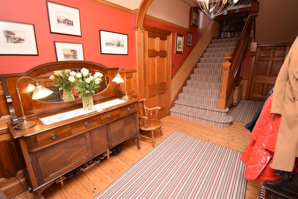 Entrance hall.jpg