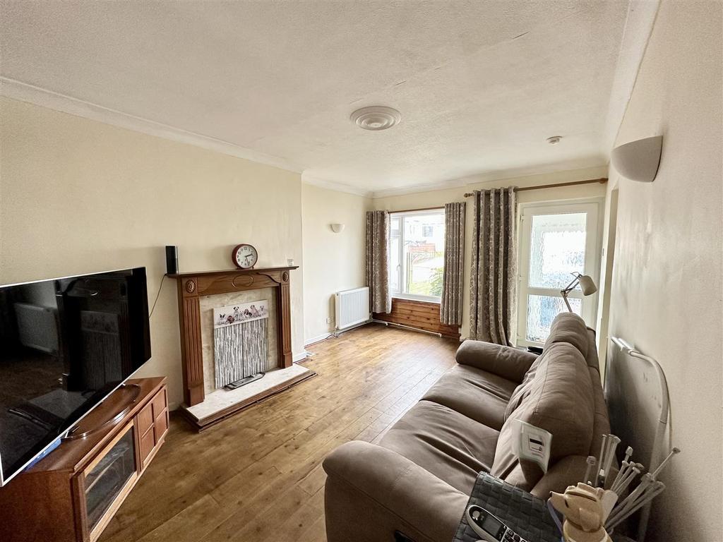 Eden Park, Brixham 4 bed end of terrace house £1,300 pcm (£300 pw)