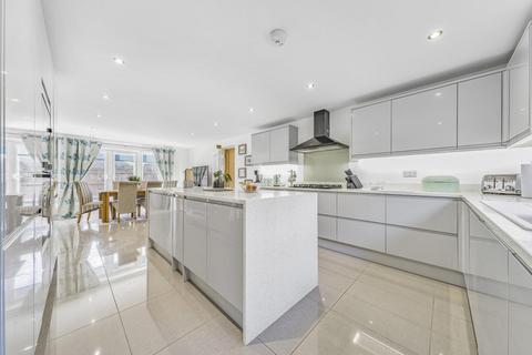 6, Manor View Lower Road, Temple Ewell, Dover, CT16 3PU