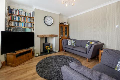 15 Manor Road, Studley, B80 7LN