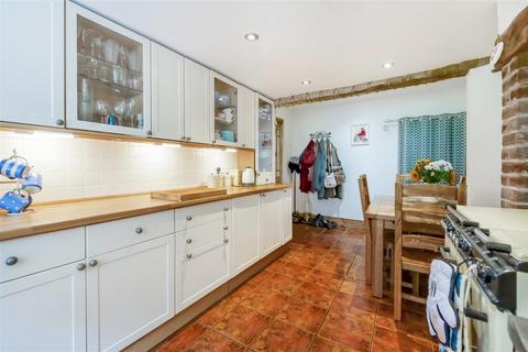 15 Manor Road, Studley, B80 7LN