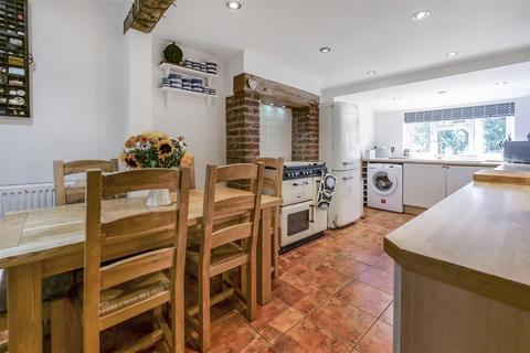 15 Manor Road, Studley, B80 7LN