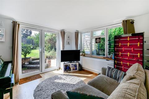 15 Manor Road, Studley, B80 7LN
